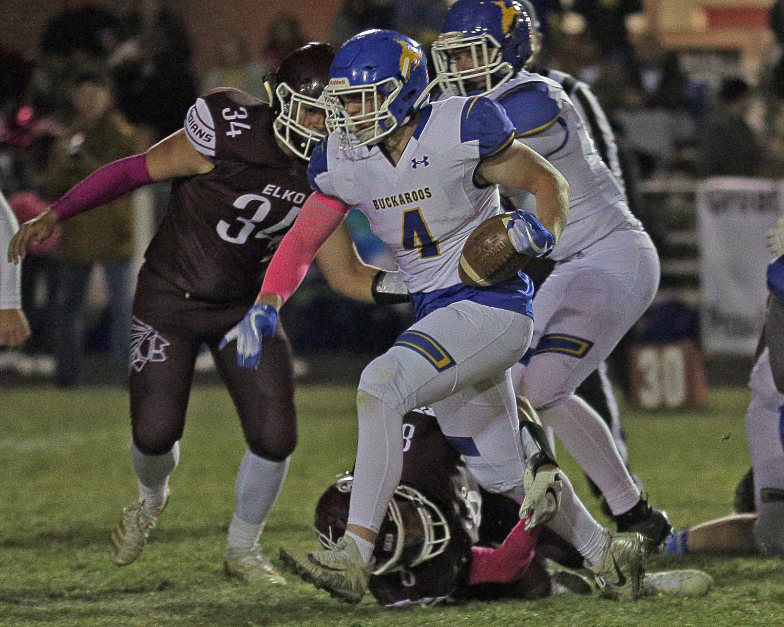 Lowry at Elko Football 18.jpg